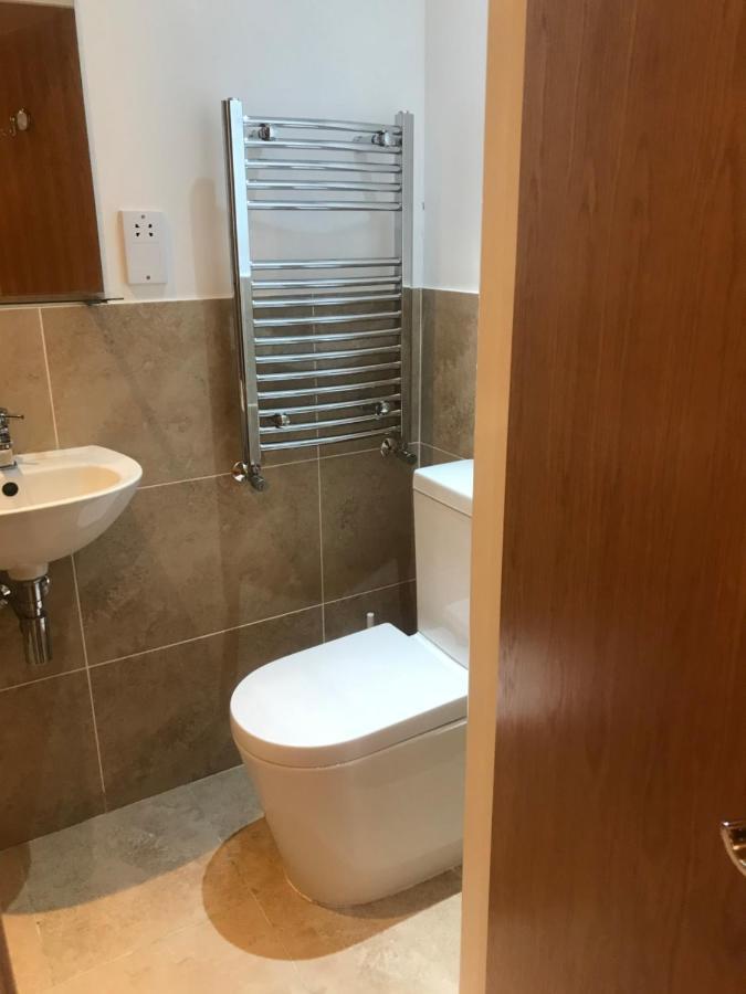 Studio-1-Staines/Heathrow/London-Own Entrance Екстер'єр фото